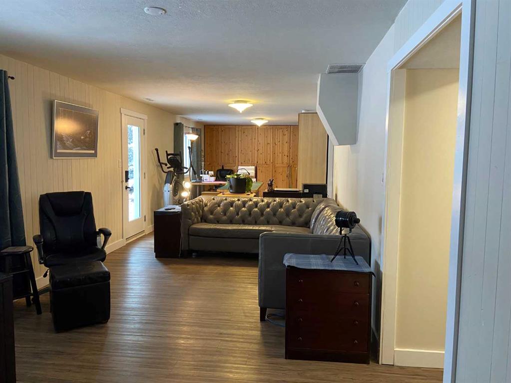 Picture for 222082 Township Road 682 Road 