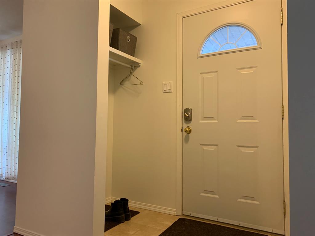 Picture for 20, 5215 6 Avenue 