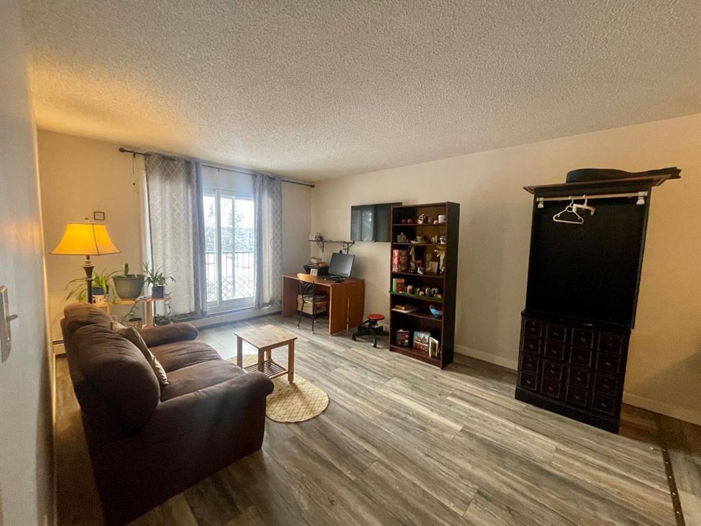 Picture for 205A, 5611 10 Avenue  