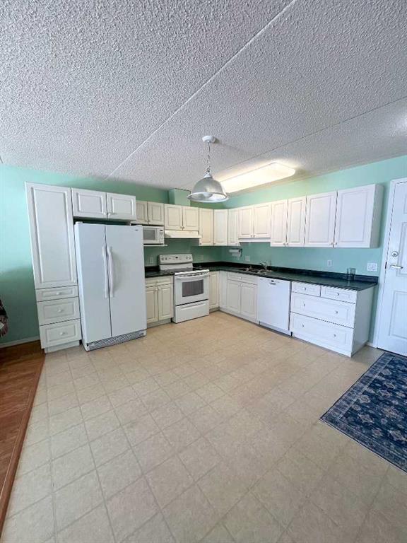 Picture for 201, 777 48 Street 