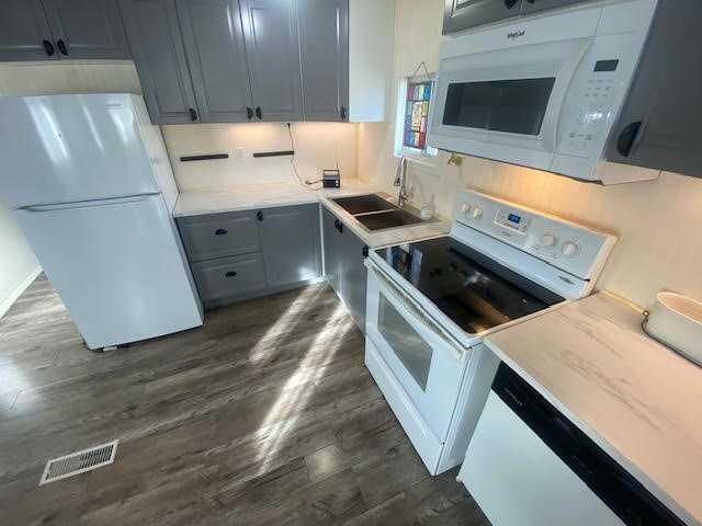 Picture for 101, 145 EAST RIVER Road 