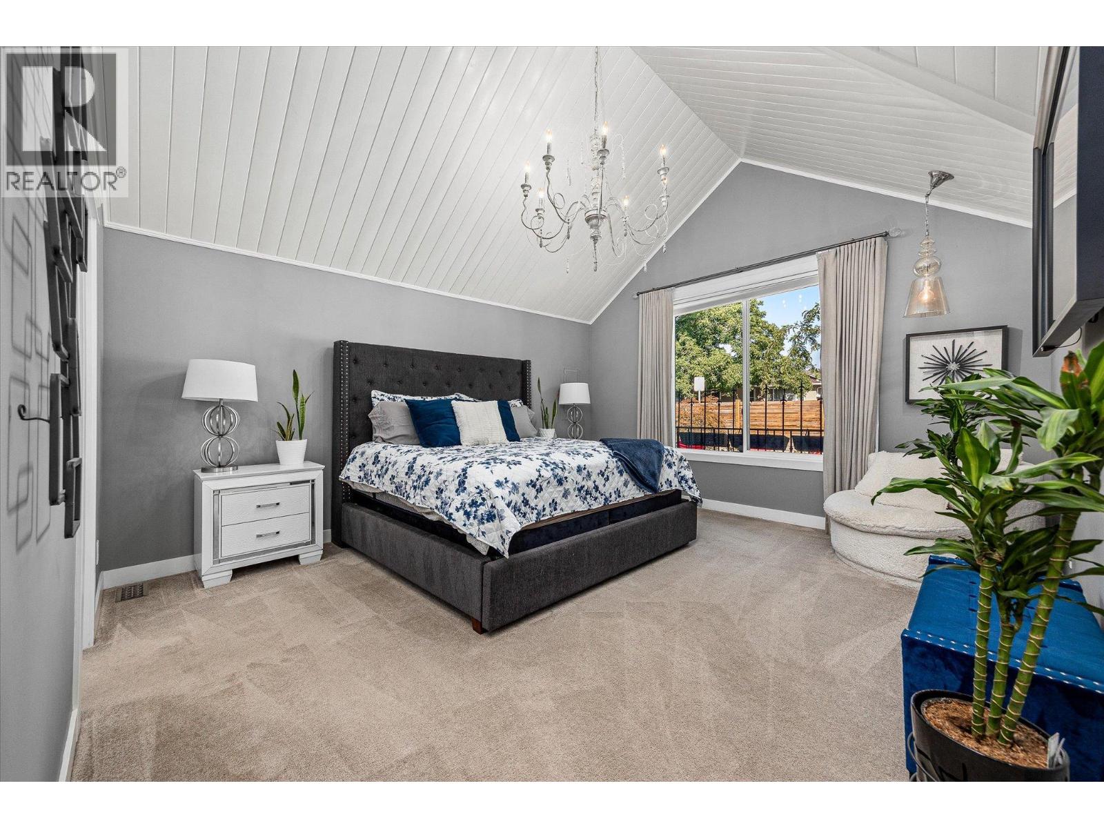 Picture for 963 Stockwell  Avenue https://www.cirrealty.ca/reb/bc/0/10337750_11.jpg