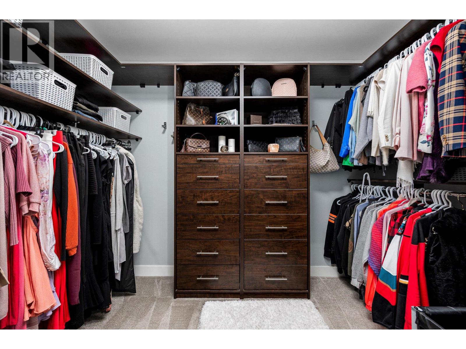 Picture for 963 Stockwell  Avenue https://www.cirrealty.ca/reb/bc/0/10337750_15.jpg