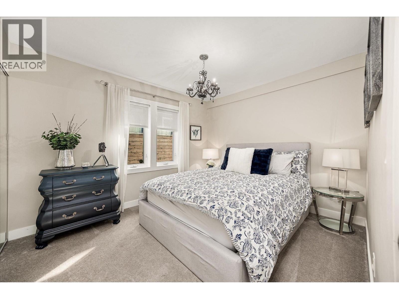 Picture for 963 Stockwell  Avenue https://www.cirrealty.ca/reb/bc/0/10337750_16.jpg