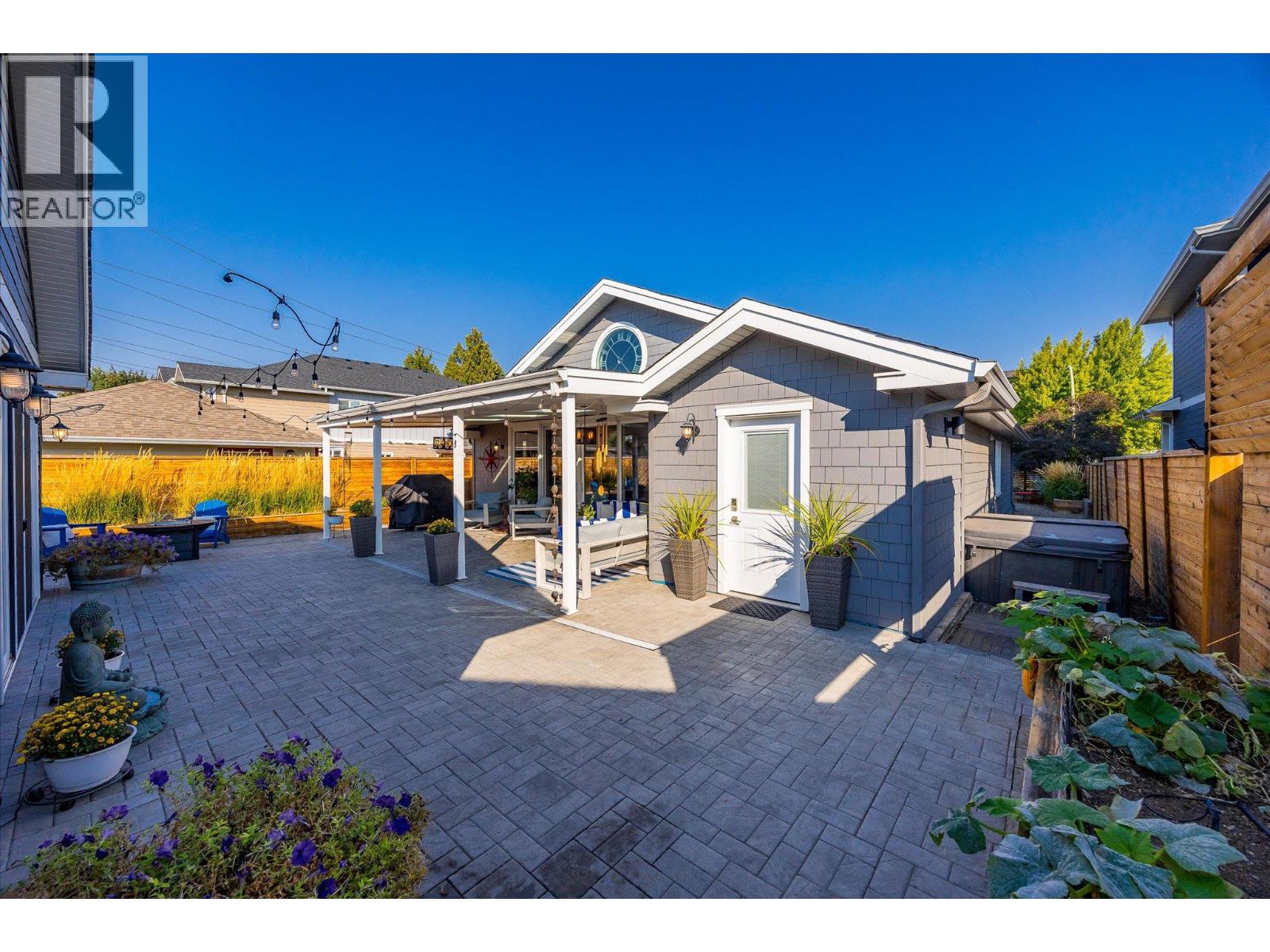 Picture for 963 Stockwell  Avenue https://www.cirrealty.ca/reb/bc/0/10337750_24.jpg