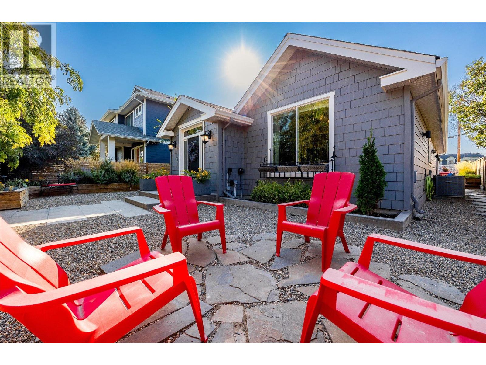 Picture for 963 Stockwell  Avenue https://www.cirrealty.ca/reb/bc/0/10337750_32.jpg