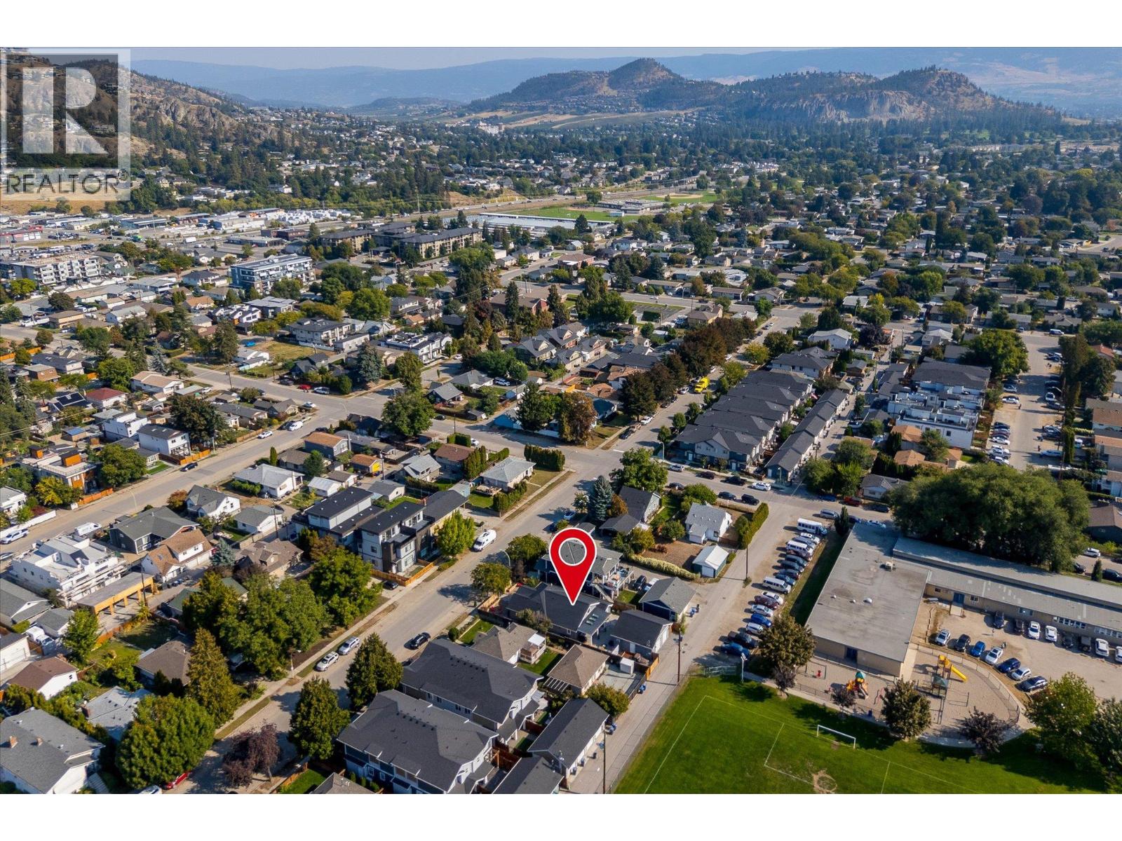 Picture for 963 Stockwell  Avenue https://www.cirrealty.ca/reb/bc/0/10337750_40.jpg