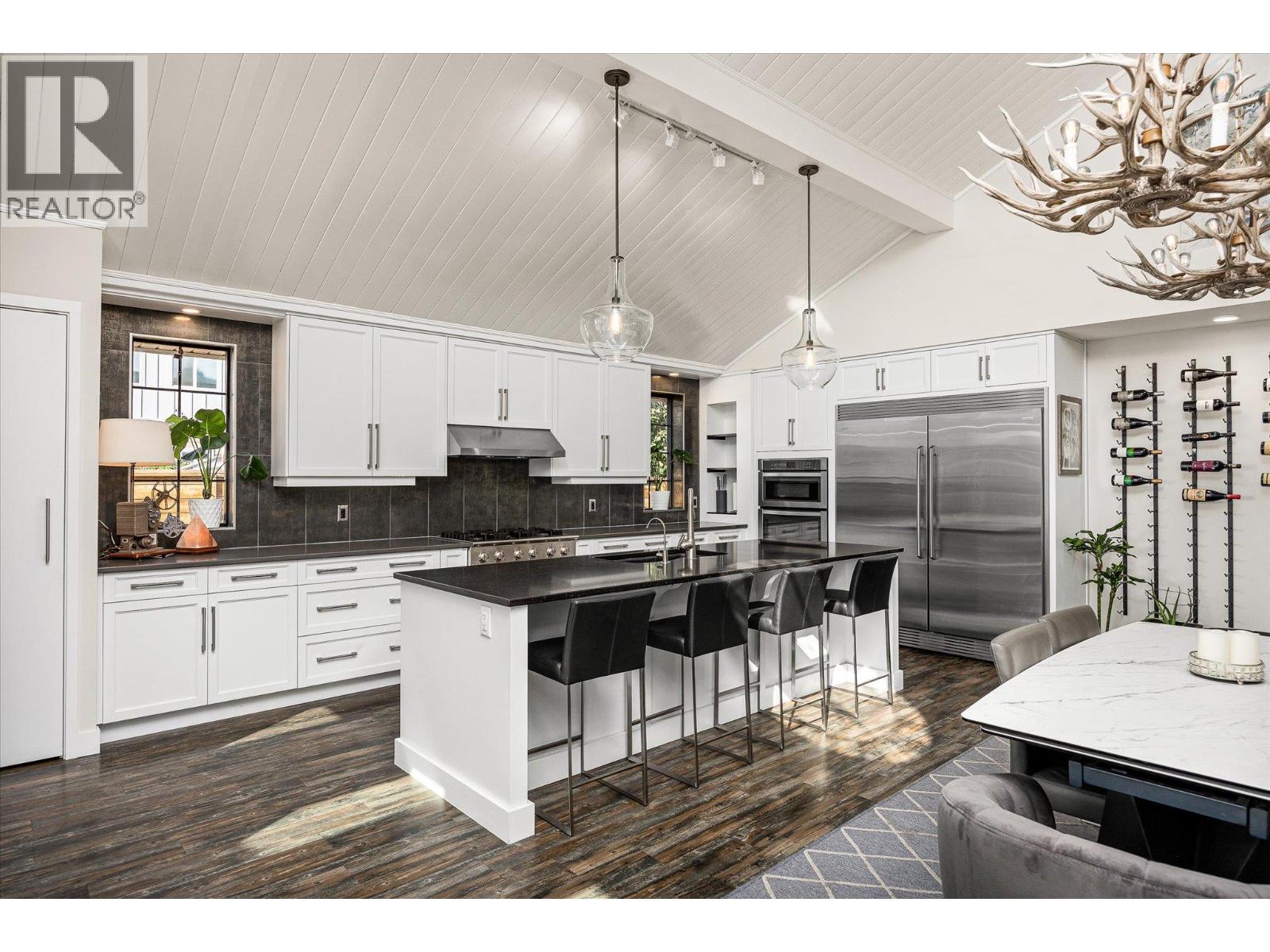 Picture for 963 Stockwell  Avenue https://www.cirrealty.ca/reb/bc/0/10337750_7.jpg