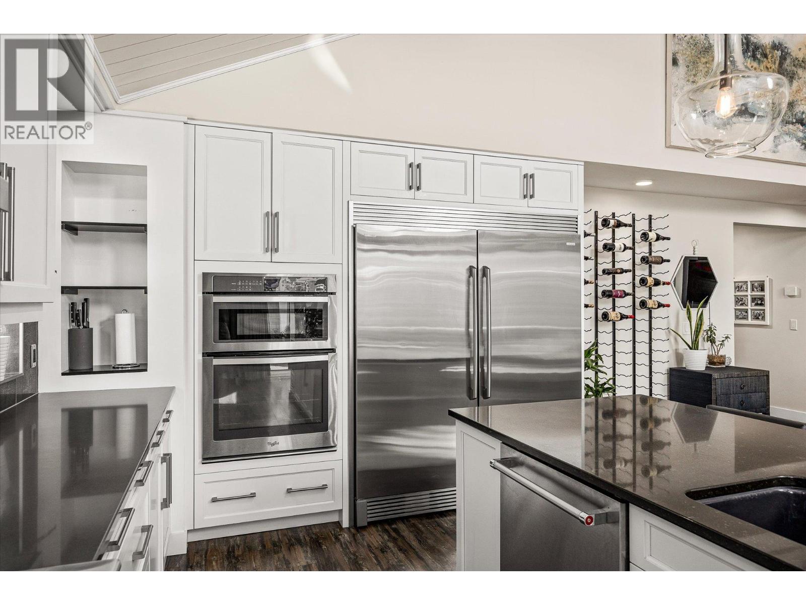 Picture for 963 Stockwell  Avenue https://www.cirrealty.ca/reb/bc/0/10337750_9.jpg