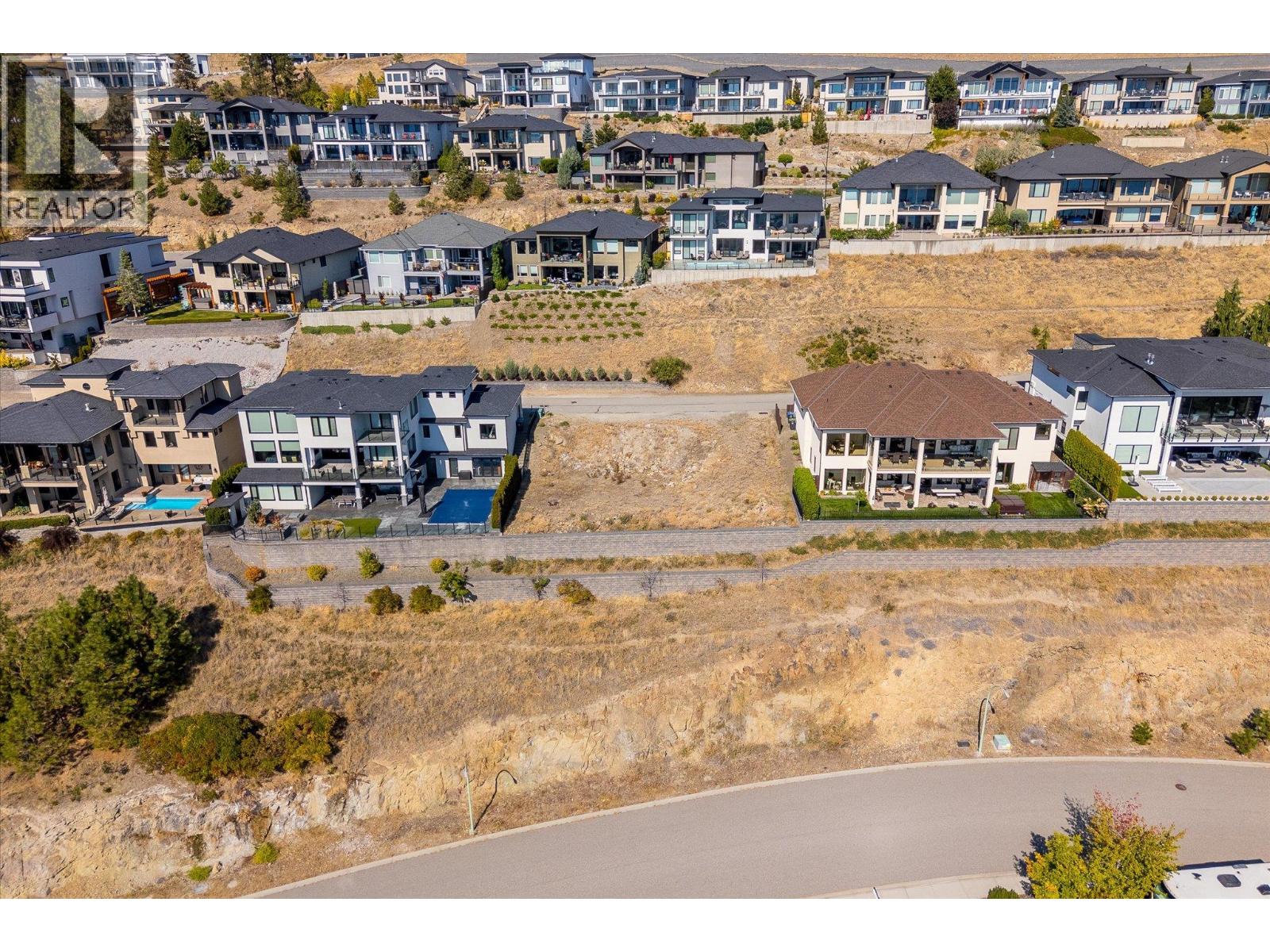 Picture for 3231 Pinot Noir  Drive https://www.cirrealty.ca/reb/bc/0/10361560_2.jpg