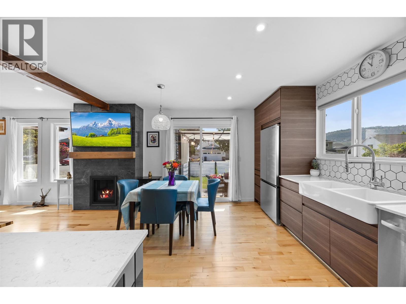 Picture for 308 McTavish  Road https://www.cirrealty.ca/reb/bc/0/10363530_12.jpg