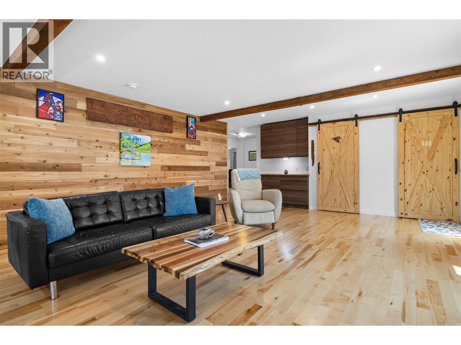 Picture for 308 McTavish  Road https://www.cirrealty.ca/reb/bc/0/10363530_20.jpg