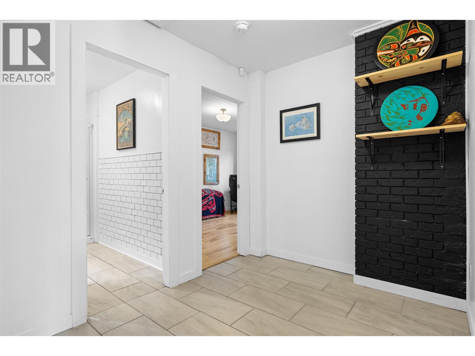 Picture for 308 McTavish  Road https://www.cirrealty.ca/reb/bc/0/10363530_21.jpg