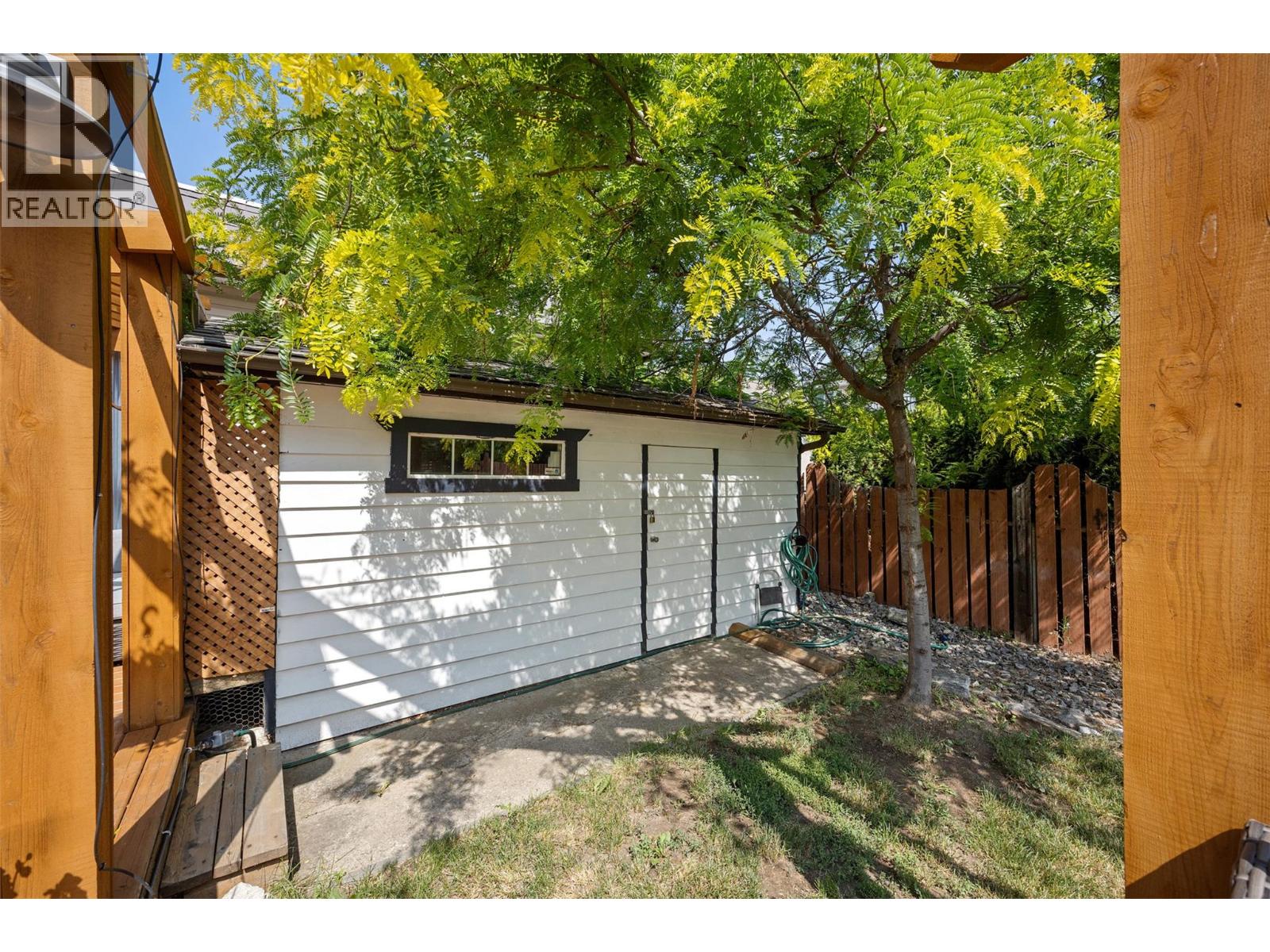 Picture for 308 McTavish  Road https://www.cirrealty.ca/reb/bc/0/10363530_32.jpg