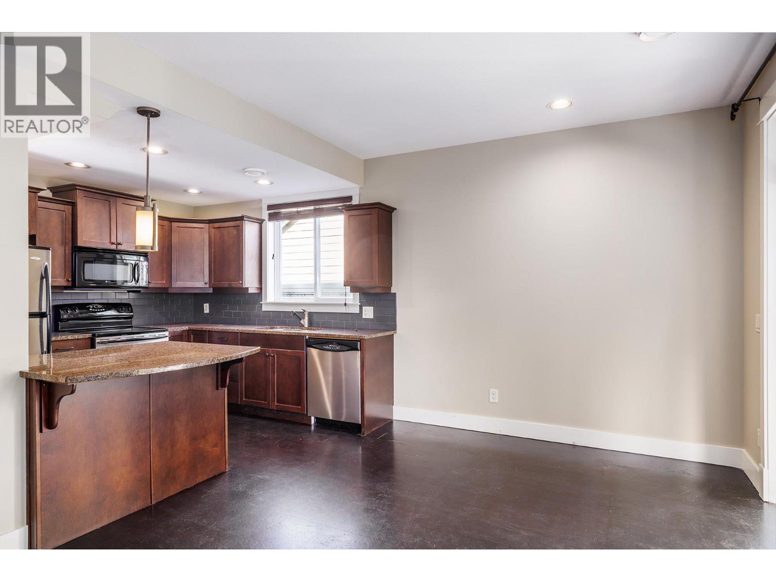 Picture for 2209 Woodlawn  Street https://www.cirrealty.ca/reb/bc/0/10363550_11.jpg