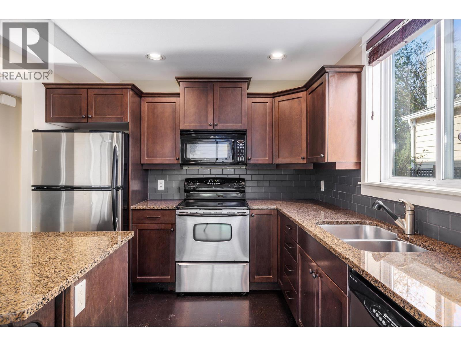 Picture for 2209 Woodlawn  Street https://www.cirrealty.ca/reb/bc/0/10363550_13.jpg