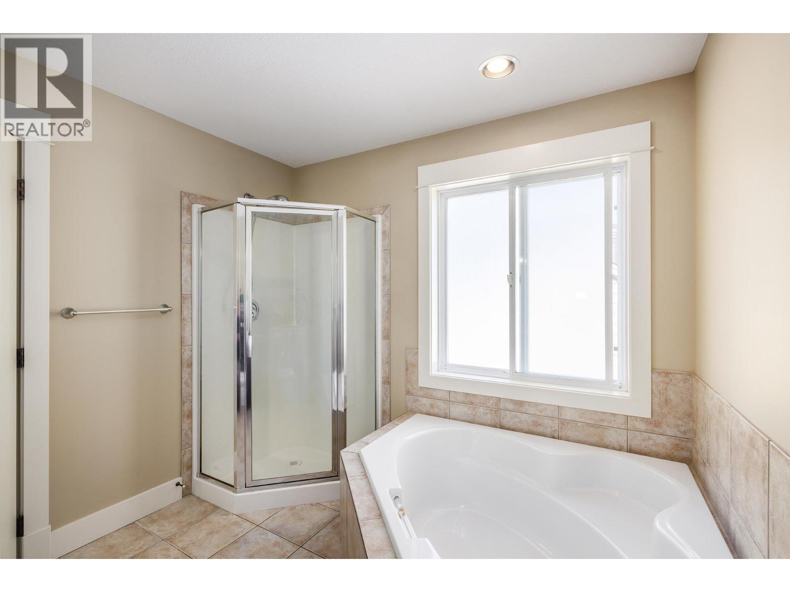 Picture for 2209 Woodlawn  Street https://www.cirrealty.ca/reb/bc/0/10363550_18.jpg