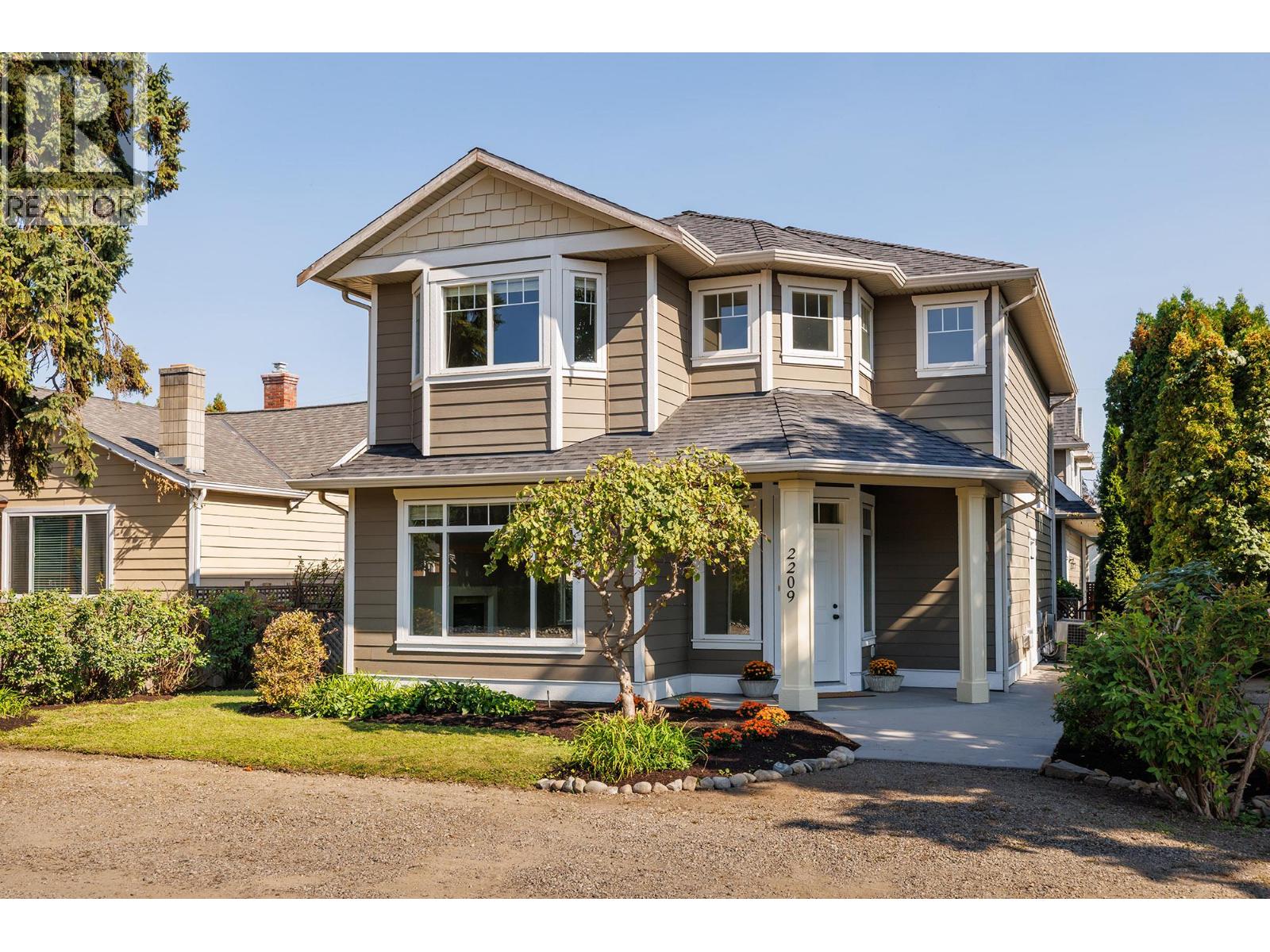 Picture for 2209 Woodlawn  Street