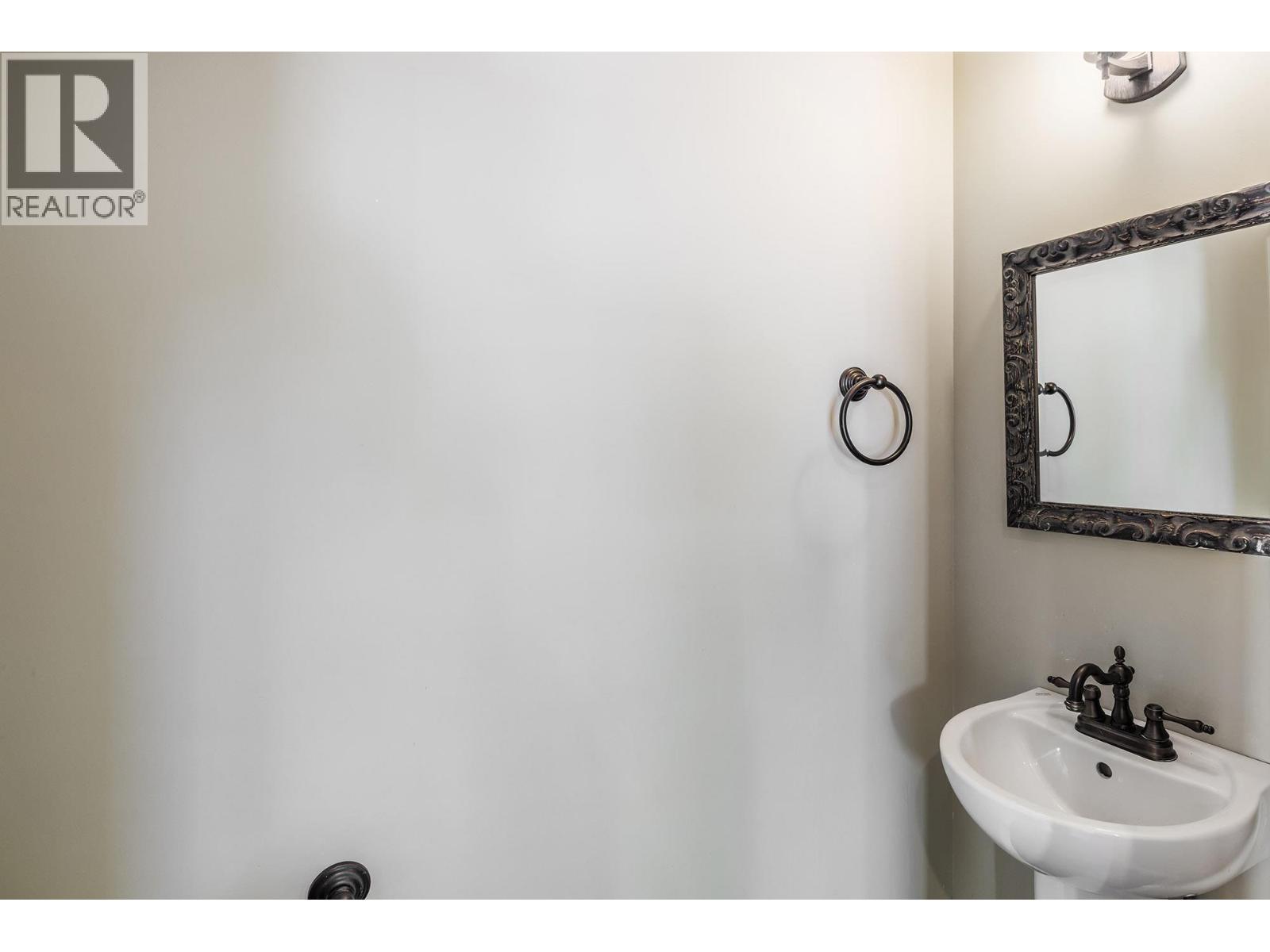 Picture for 2209 Woodlawn  Street https://www.cirrealty.ca/reb/bc/0/10363550_22.jpg