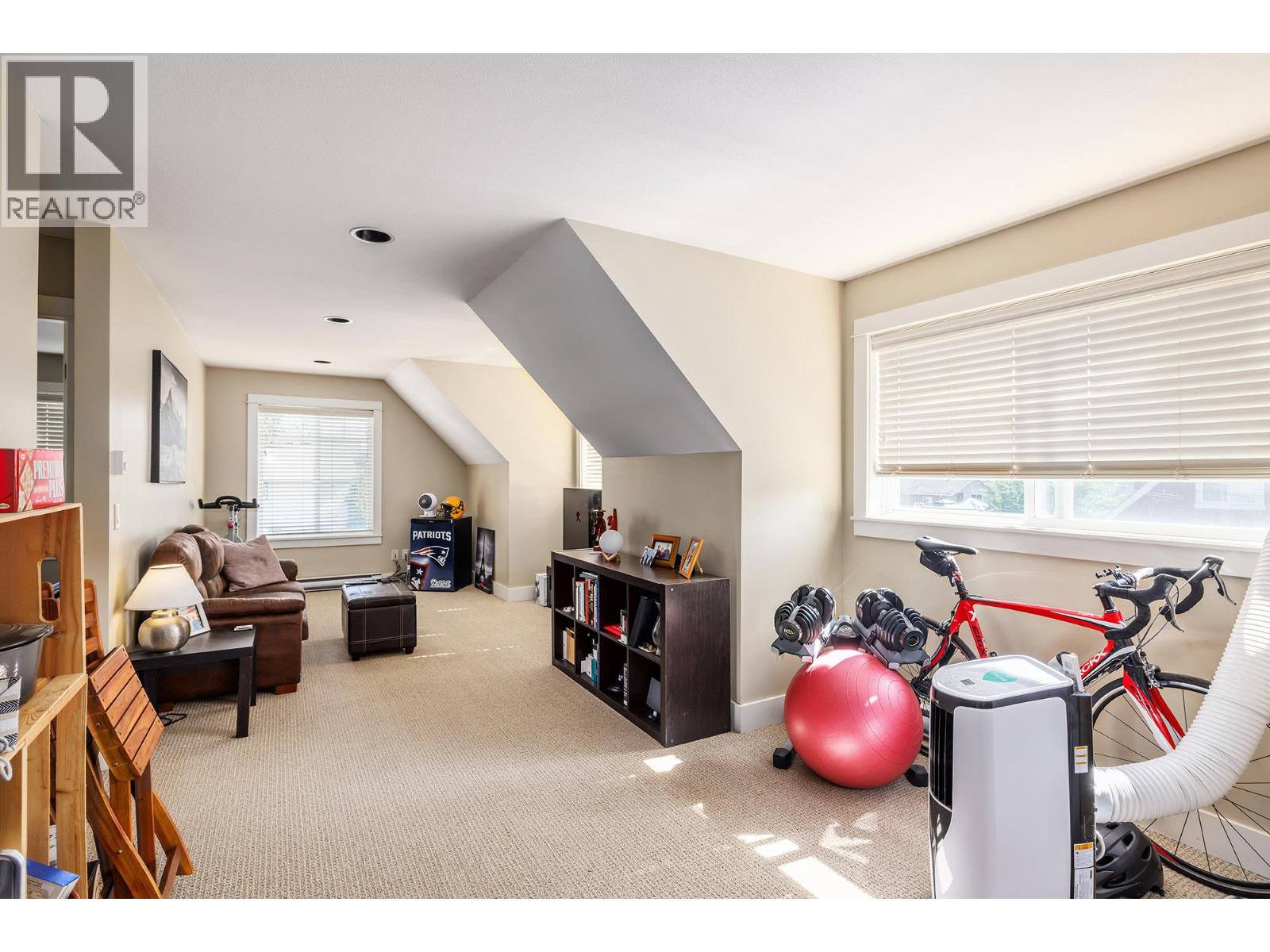 Picture for 2209 Woodlawn  Street https://www.cirrealty.ca/reb/bc/0/10363550_25.jpg