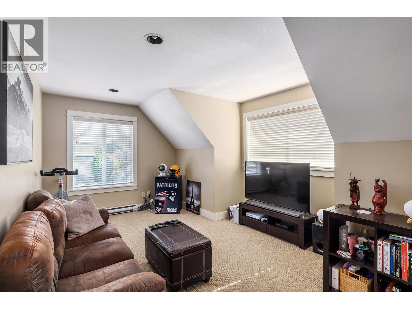 Picture for 2209 Woodlawn  Street https://www.cirrealty.ca/reb/bc/0/10363550_26.jpg