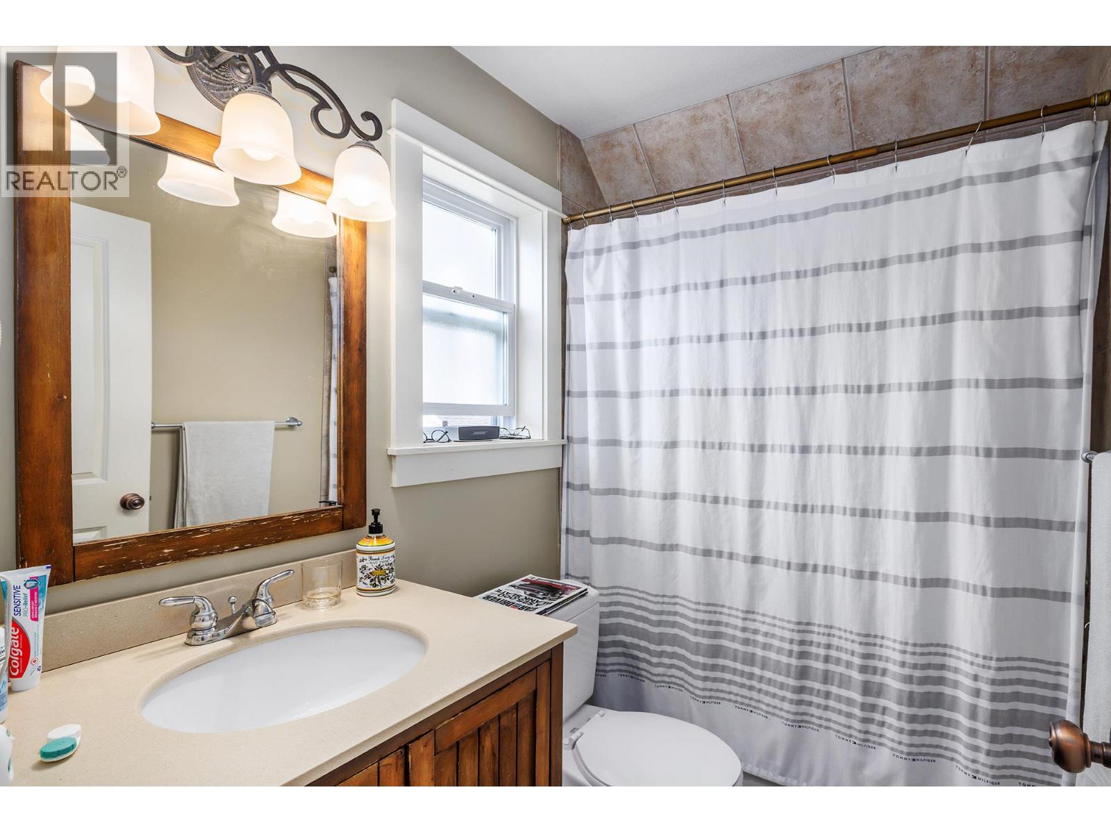 Picture for 2209 Woodlawn  Street https://www.cirrealty.ca/reb/bc/0/10363550_31.jpg