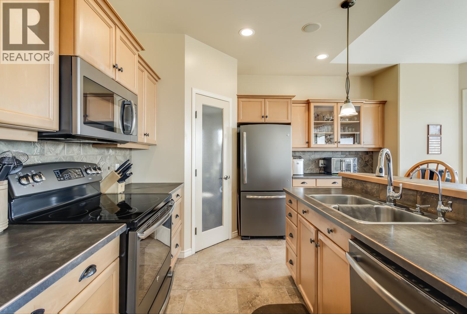 Picture for 5046 South Ridge  Drive https://www.cirrealty.ca/reb/bc/0/10363750_14.jpg