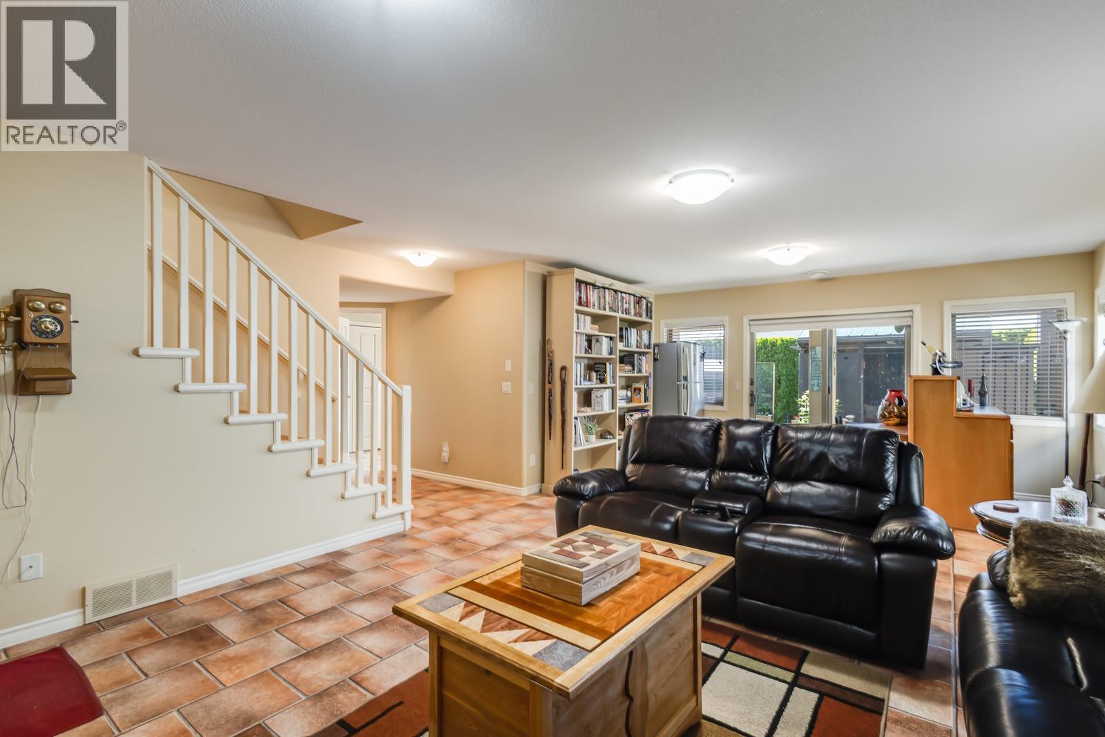 Picture for 5046 South Ridge  Drive https://www.cirrealty.ca/reb/bc/0/10363750_39.jpg