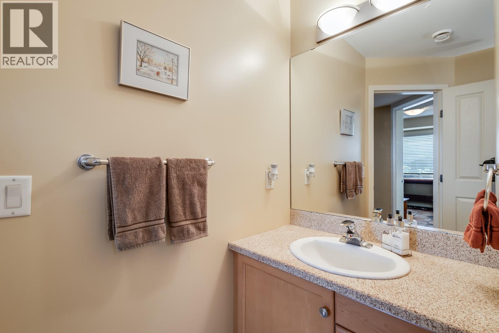 Picture for 5046 South Ridge  Drive https://www.cirrealty.ca/reb/bc/0/10363750_45.jpg