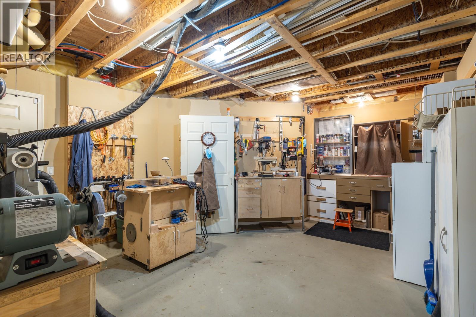 Picture for 5046 South Ridge  Drive https://www.cirrealty.ca/reb/bc/0/10363750_47.jpg