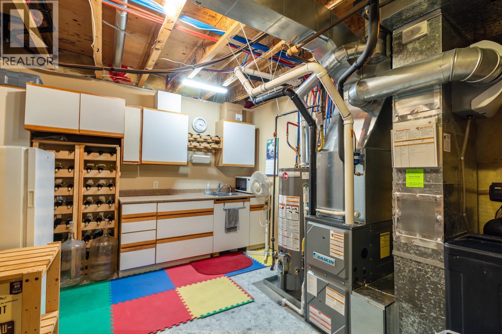 Picture for 5046 South Ridge  Drive https://www.cirrealty.ca/reb/bc/0/10363750_49.jpg