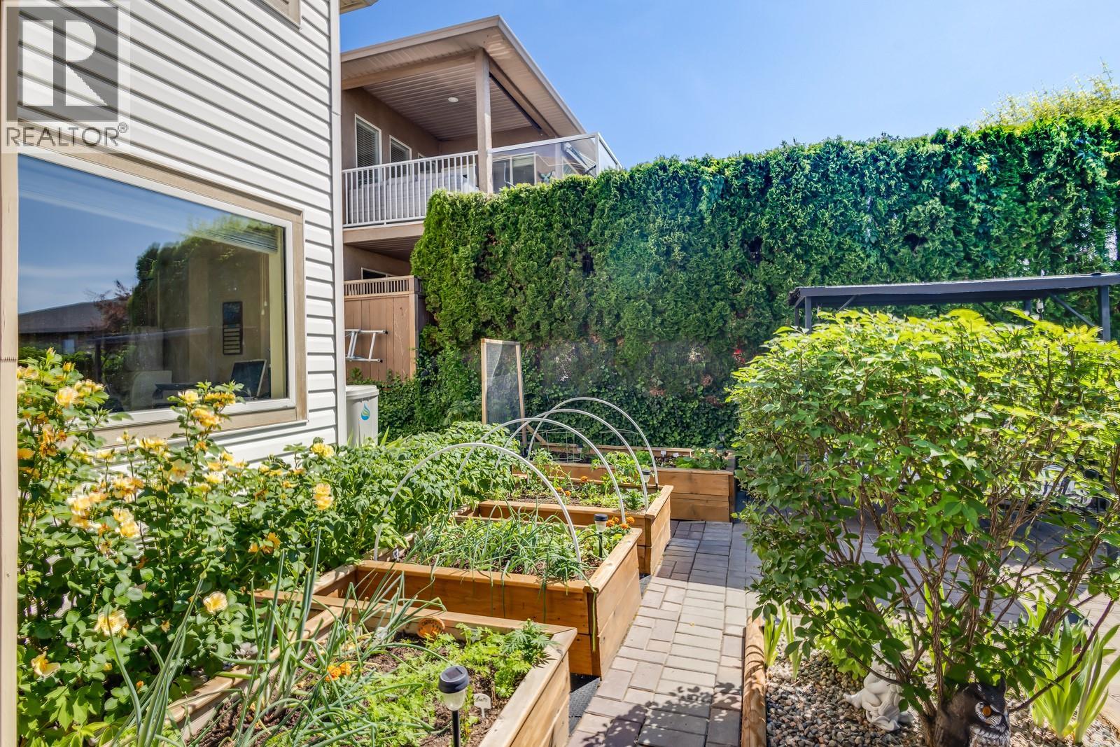 Picture for 5046 South Ridge  Drive https://www.cirrealty.ca/reb/bc/0/10363750_57.jpg