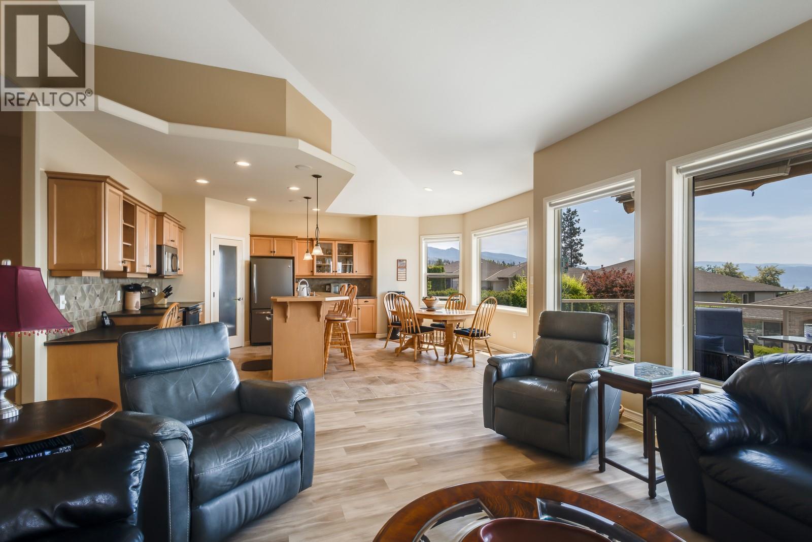 Picture for 5046 South Ridge  Drive https://www.cirrealty.ca/reb/bc/0/10363750_9.jpg