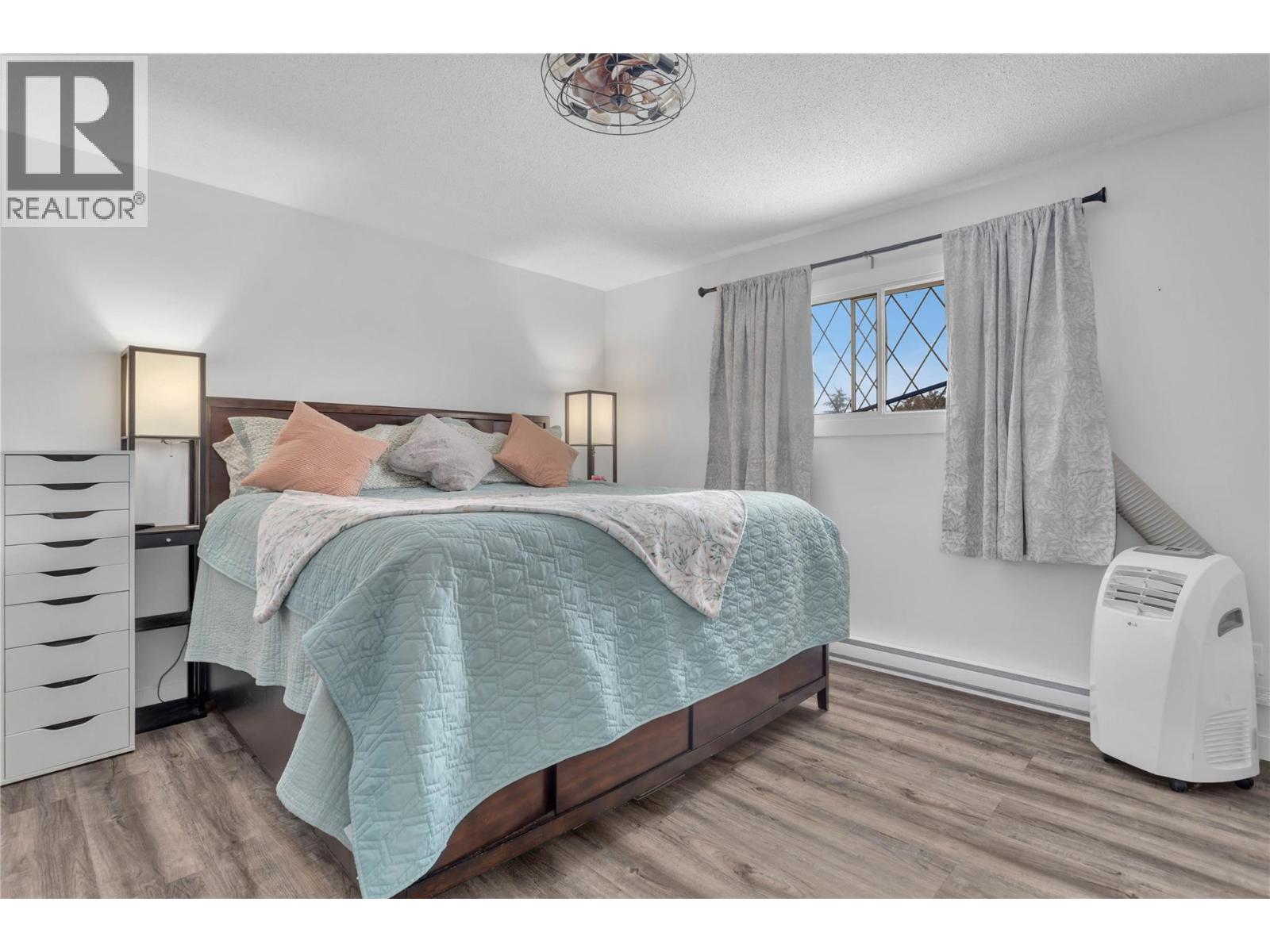 Picture for 1613 Traut  Road https://www.cirrealty.ca/reb/bc/0/10363760_12.jpg