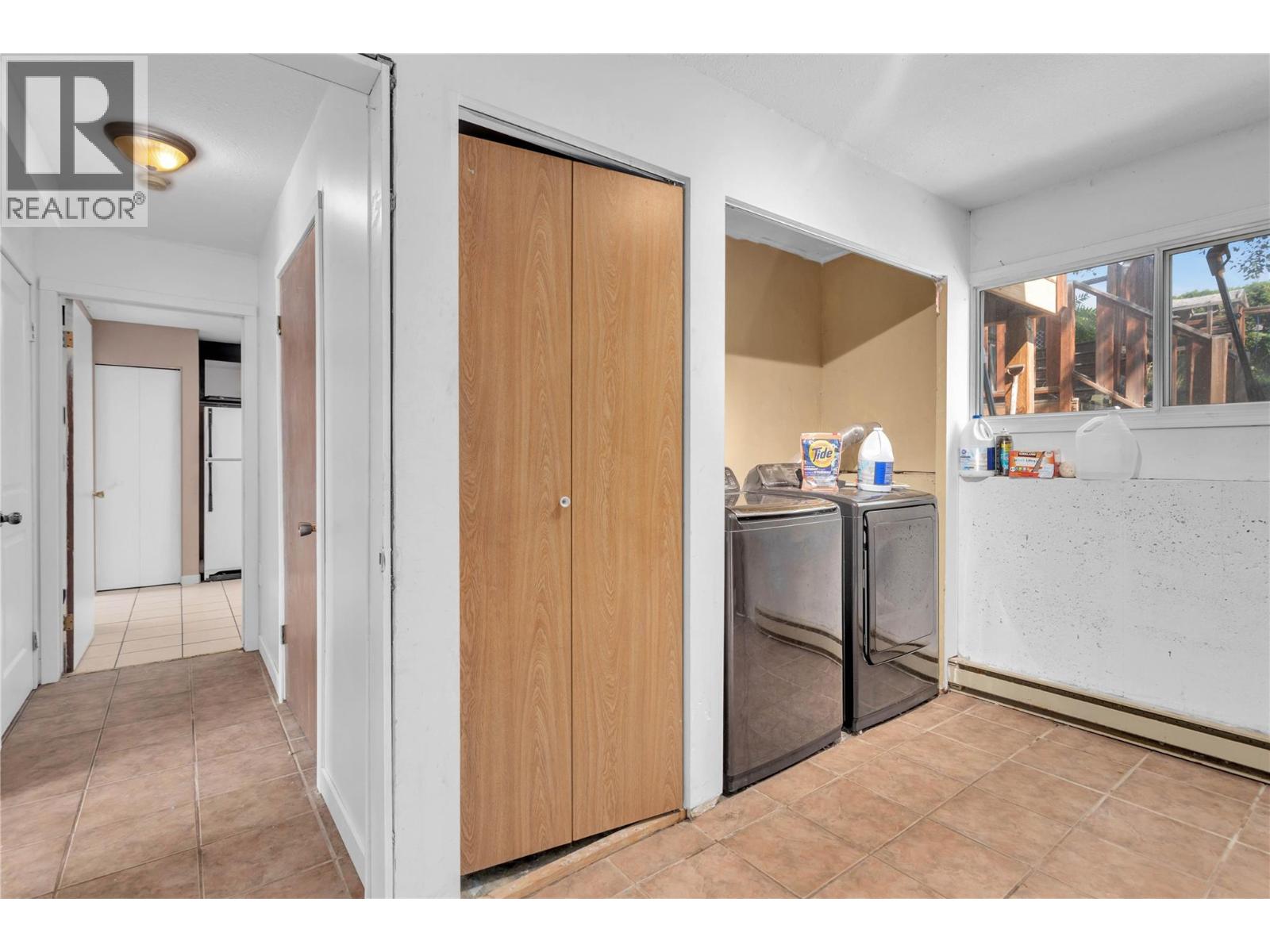 Picture for 1613 Traut  Road https://www.cirrealty.ca/reb/bc/0/10363760_15.jpg