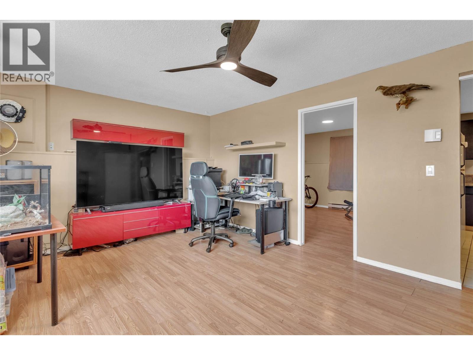 Picture for 1613 Traut  Road https://www.cirrealty.ca/reb/bc/0/10363760_21.jpg