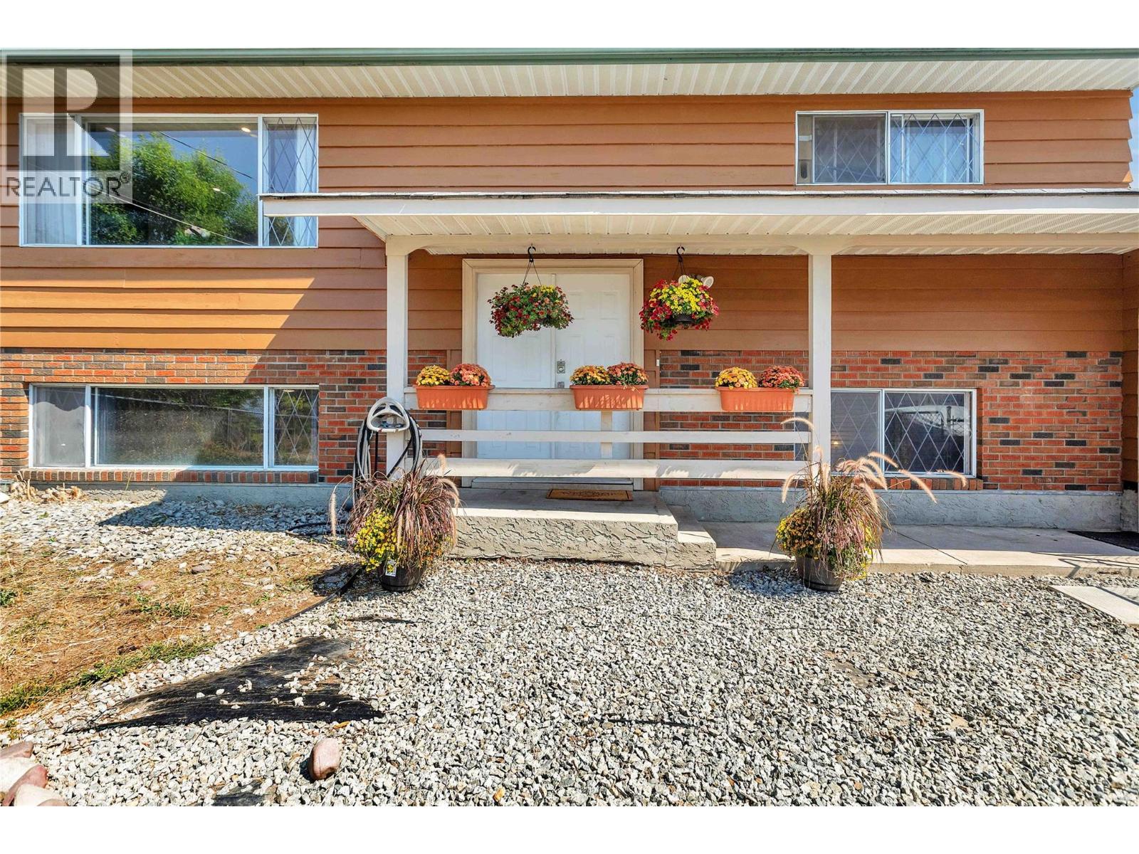 Picture for 1613 Traut  Road https://www.cirrealty.ca/reb/bc/0/10363760_3.jpg