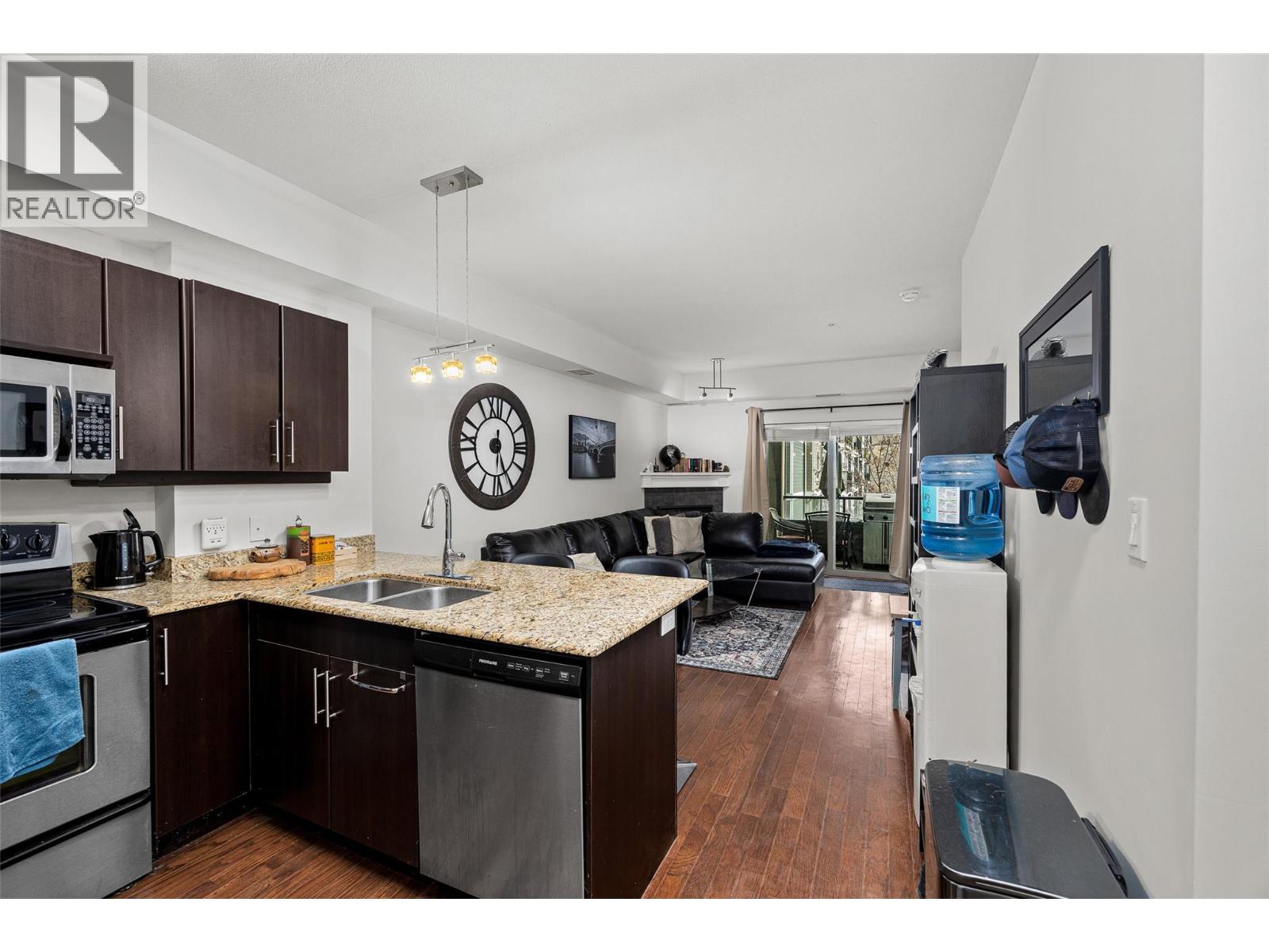 Picture for Unit #206, 1957 Kane  Road https://www.cirrealty.ca/reb/bc/0/10363900_10.jpg