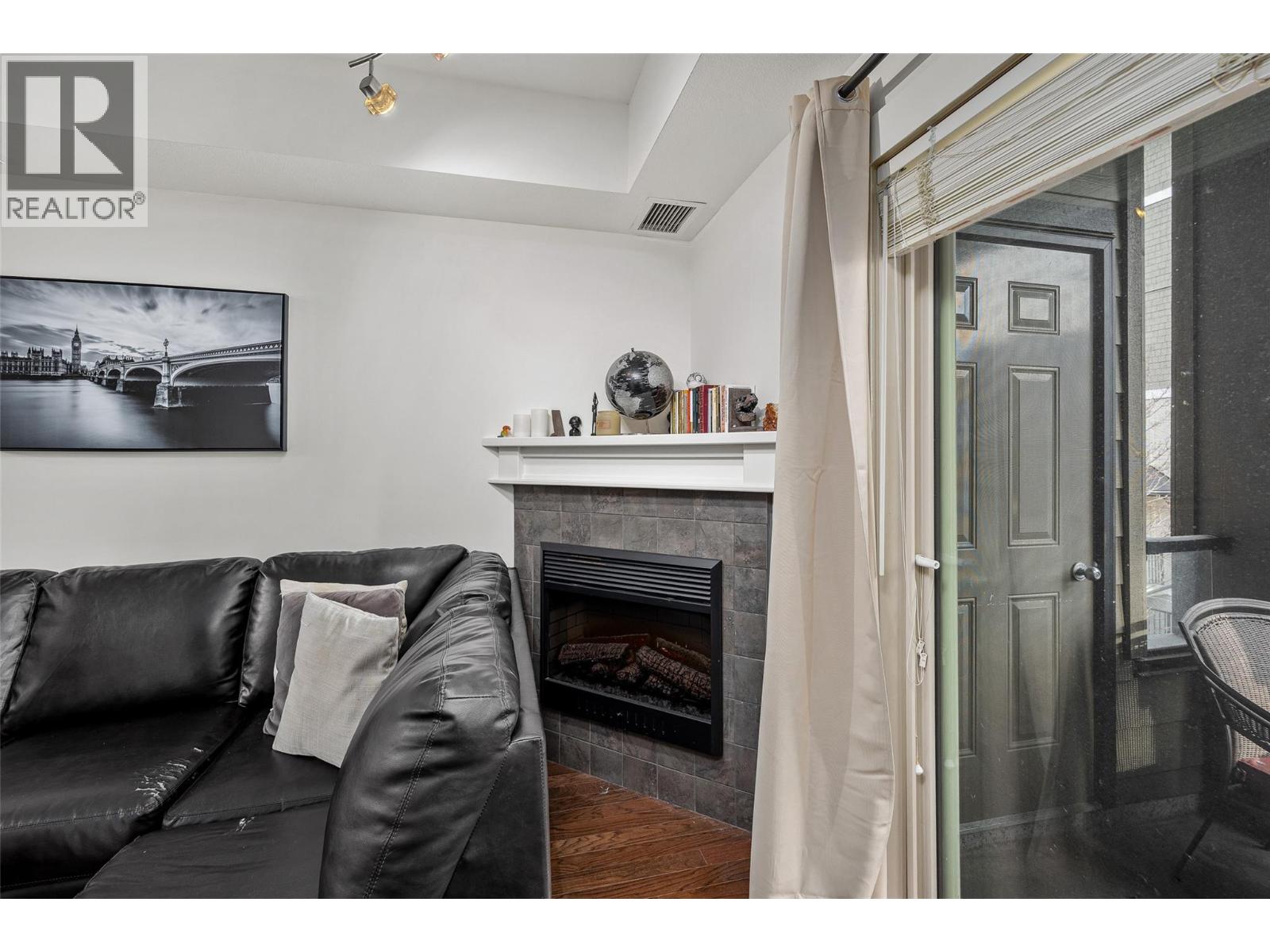 Picture for Unit #206, 1957 Kane  Road https://www.cirrealty.ca/reb/bc/0/10363900_14.jpg