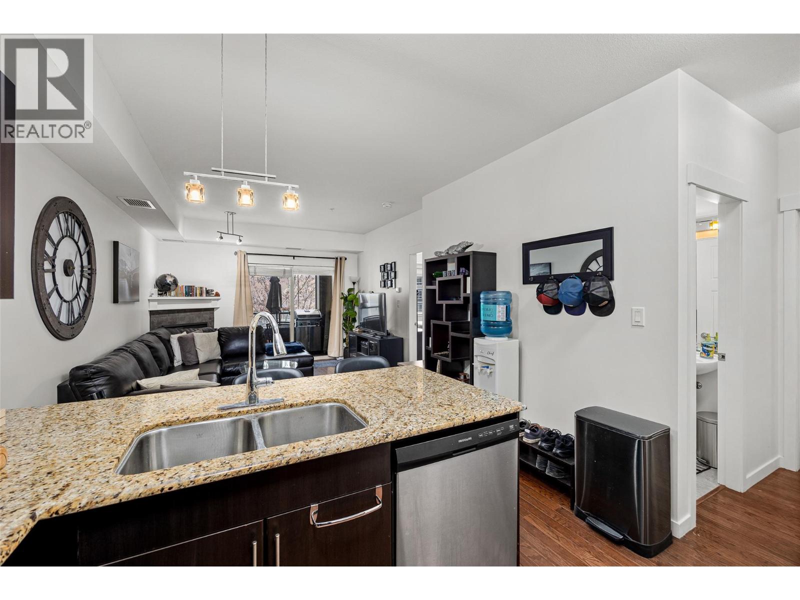 Picture for Unit #206, 1957 Kane  Road https://www.cirrealty.ca/reb/bc/0/10363900_9.jpg