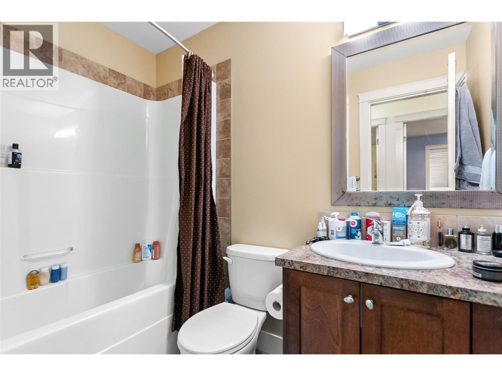 Picture for 741 Clement  Avenue https://www.cirrealty.ca/reb/bc/0/10363950_10.jpg