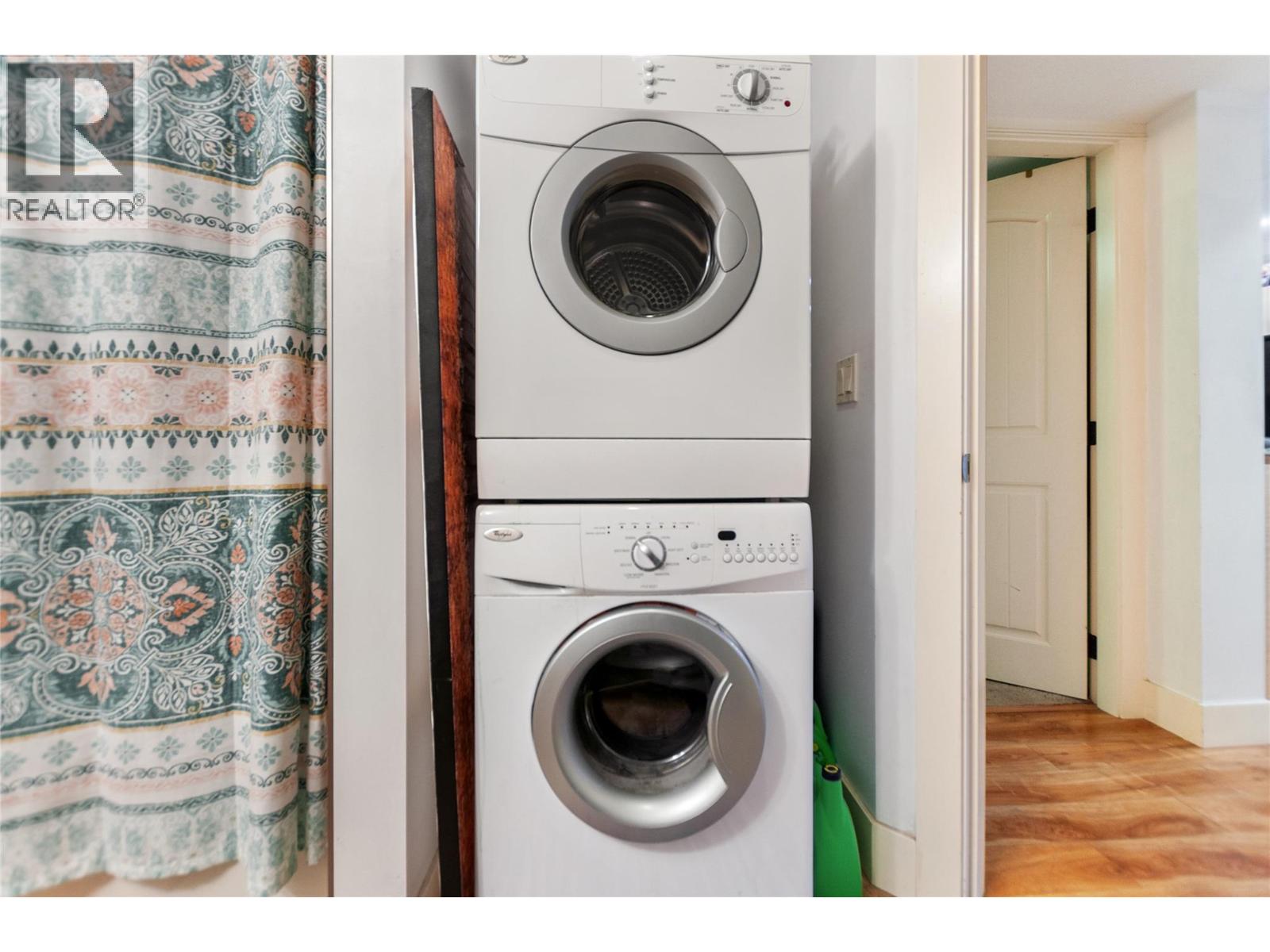 Picture for 741 Clement  Avenue https://www.cirrealty.ca/reb/bc/0/10363950_24.jpg