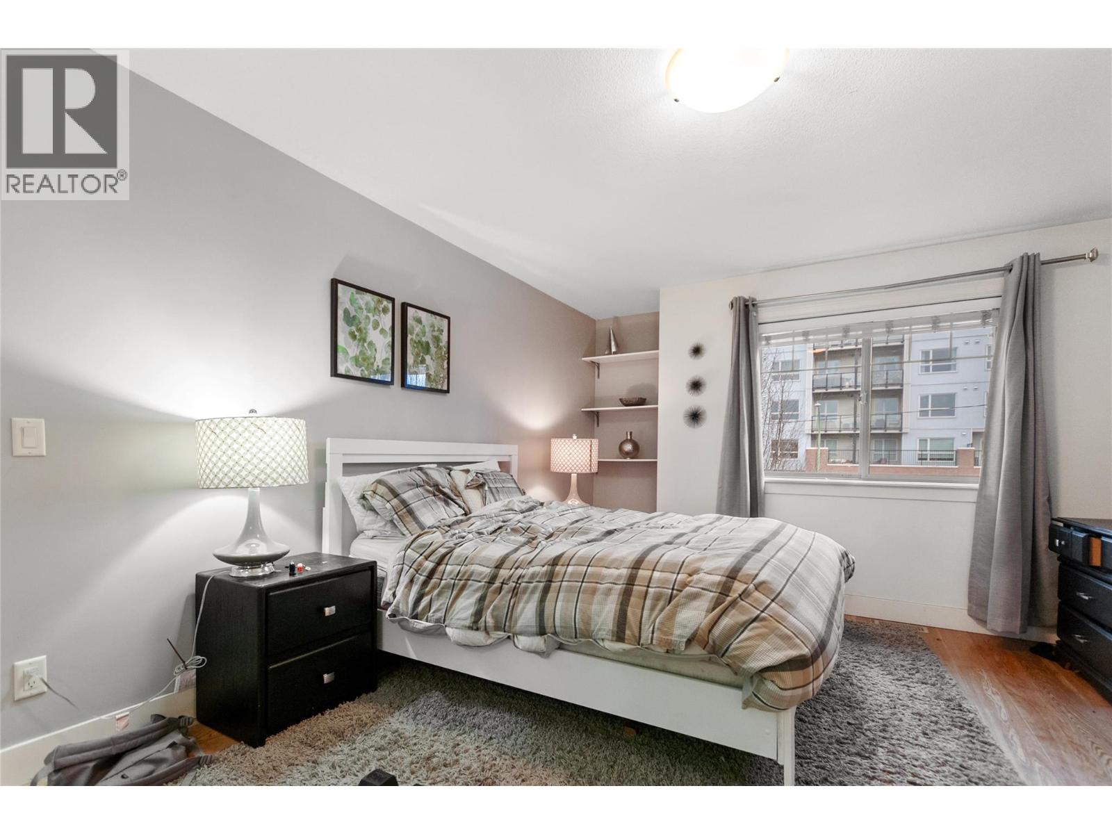 Picture for 741 Clement  Avenue