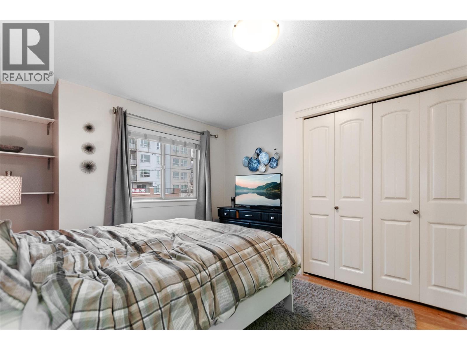 Picture for 741 Clement  Avenue