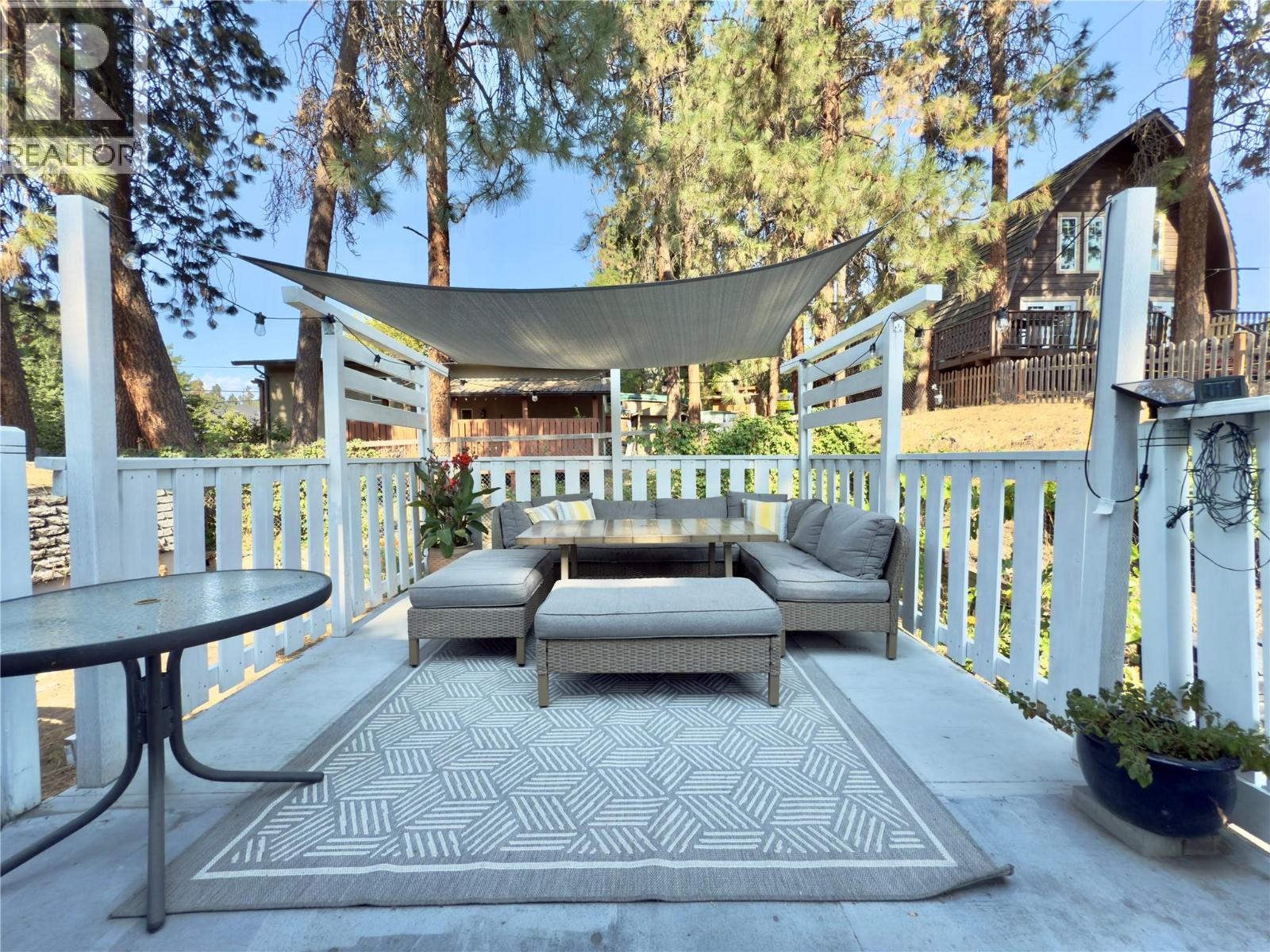 Picture for 488 Stanley  Crescent https://www.cirrealty.ca/reb/bc/0/10364010_18.jpg