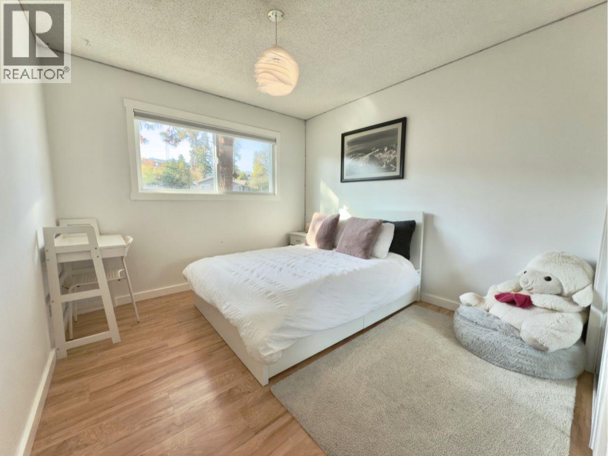 Picture for 488 Stanley  Crescent https://www.cirrealty.ca/reb/bc/0/10364010_8.jpg