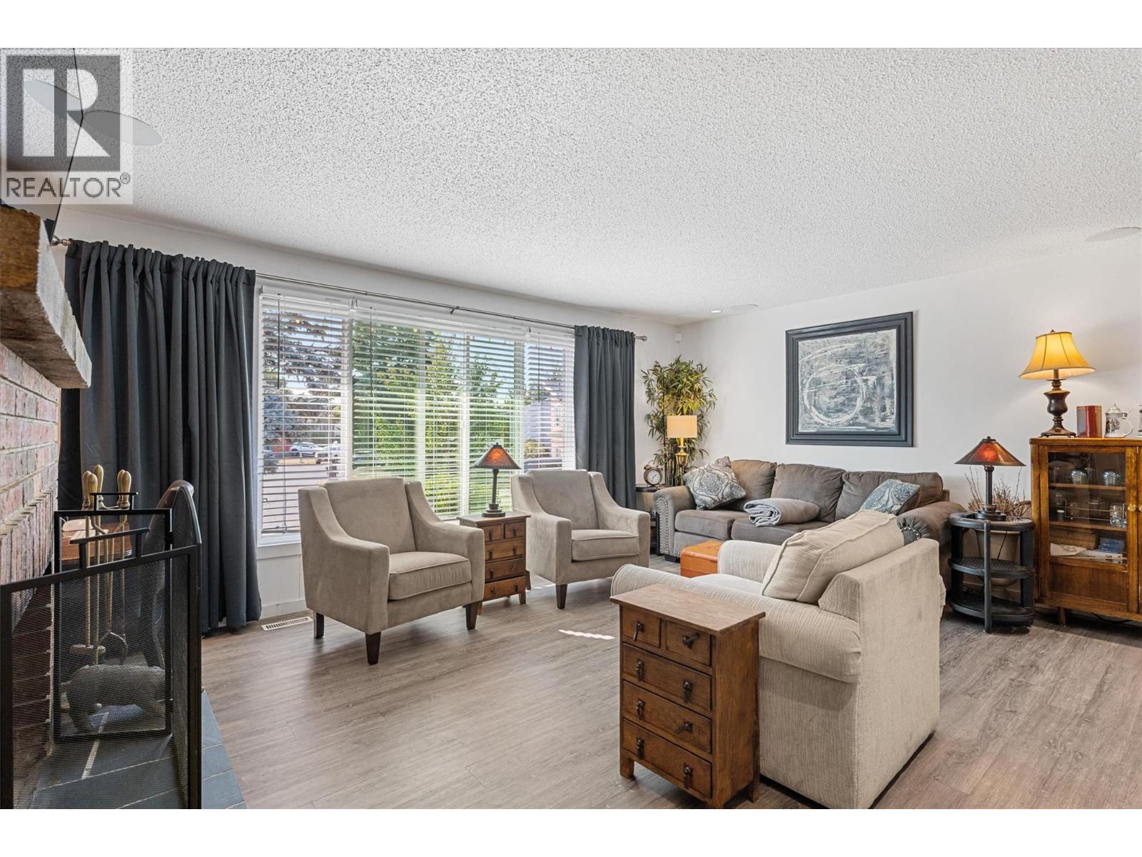 Picture for 992 Grenfell  Court https://www.cirrealty.ca/reb/bc/0/10364110_13.jpg