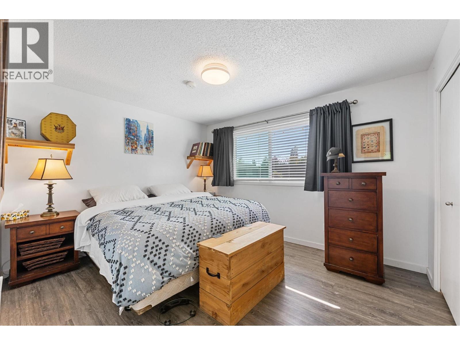 Picture for 992 Grenfell  Court https://www.cirrealty.ca/reb/bc/0/10364110_14.jpg