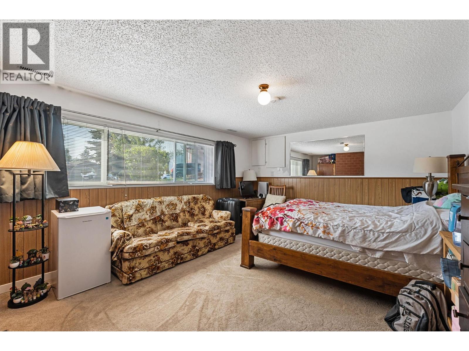 Picture for 992 Grenfell  Court https://www.cirrealty.ca/reb/bc/0/10364110_20.jpg