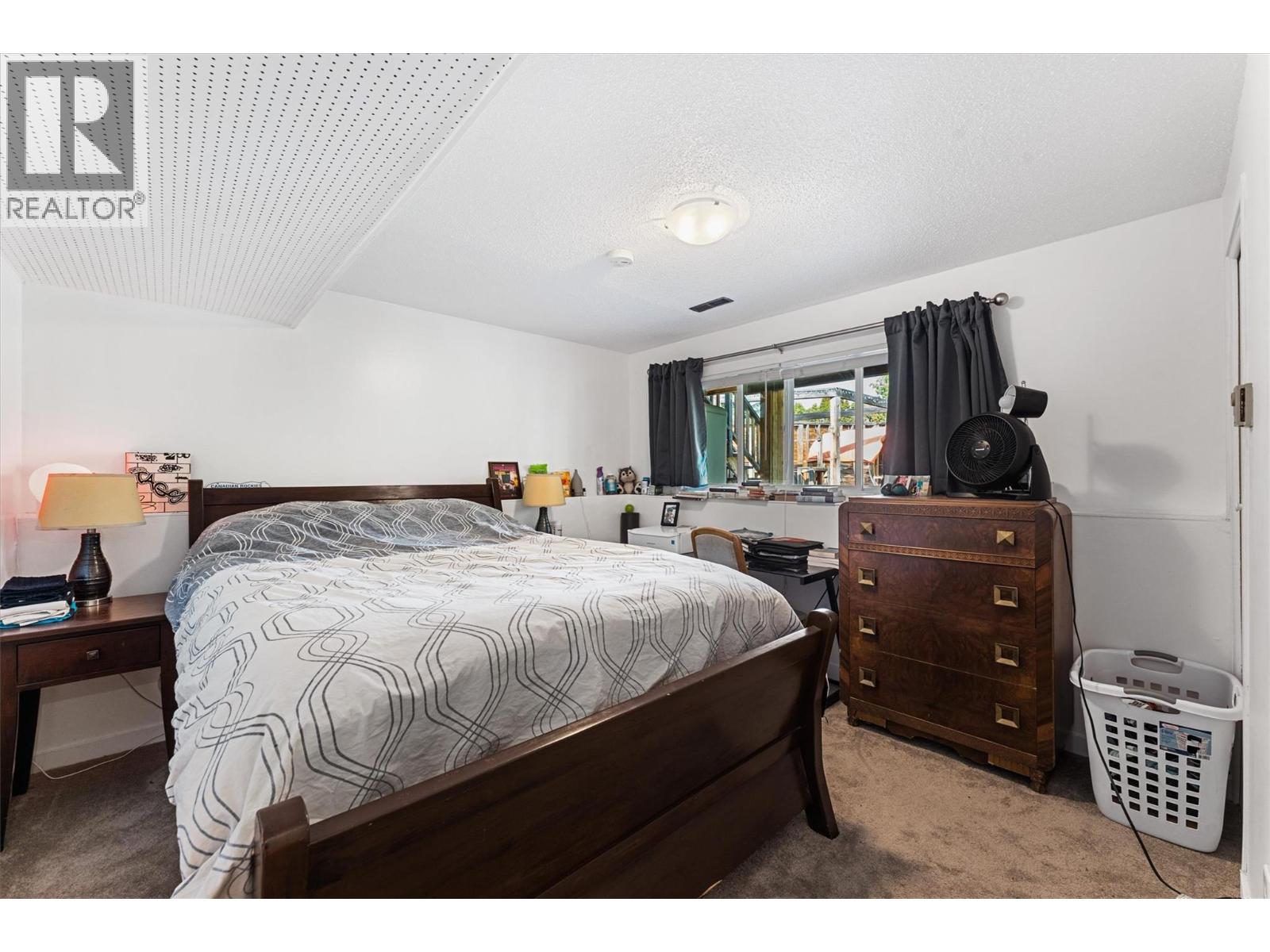 Picture for 992 Grenfell  Court https://www.cirrealty.ca/reb/bc/0/10364110_21.jpg